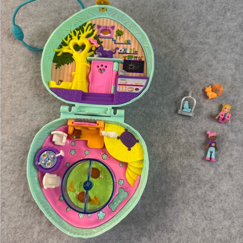 Polly Pocket Hedgehog Cafe Compact vtg micro polly pockets set